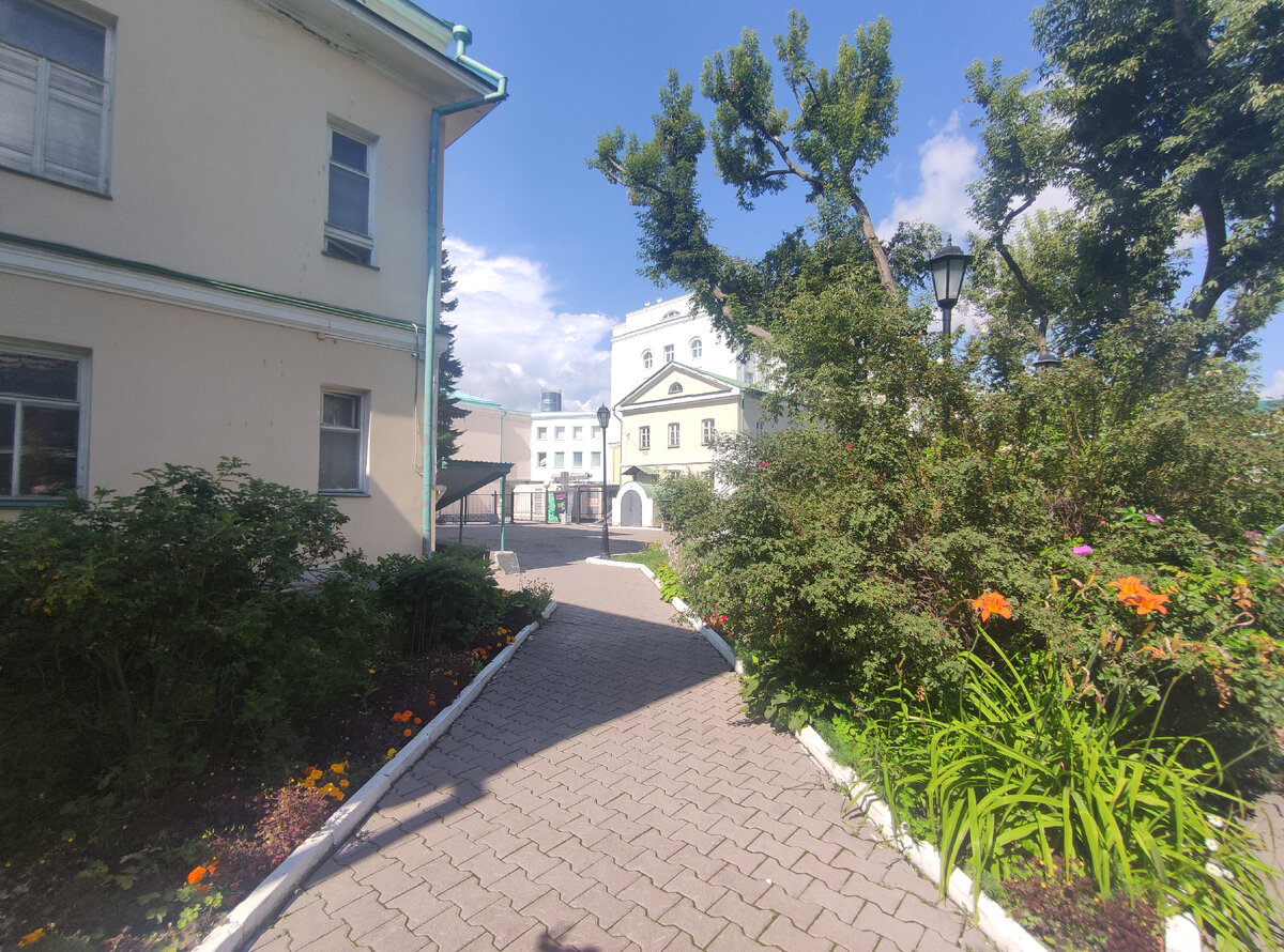 Дворик музея. 