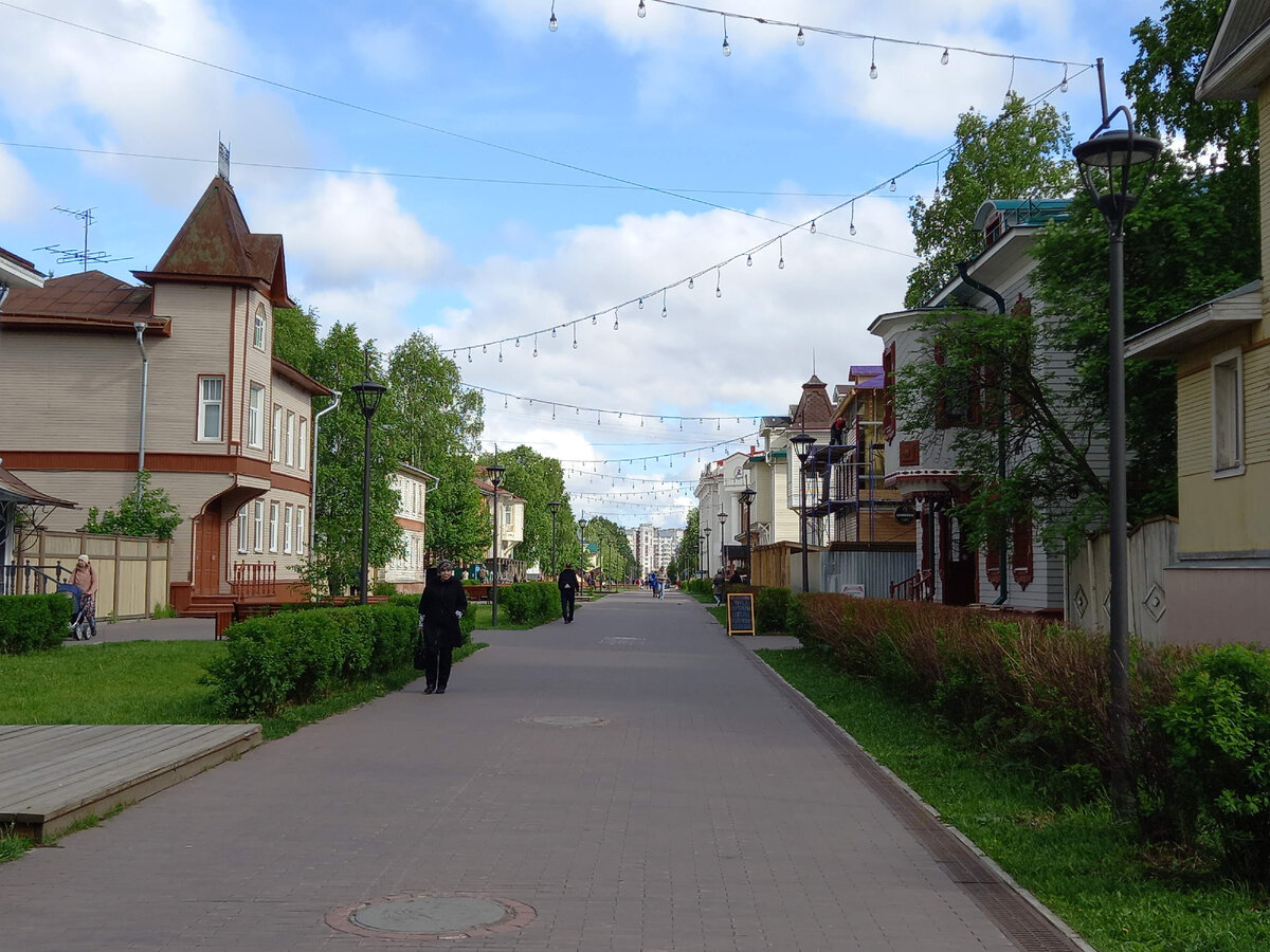 Проспект Чумбарова-Лучинского в Архангельске - скульптуры и дома | По свету  на колесах | Дзен