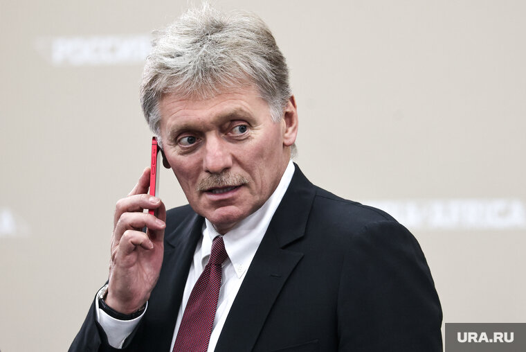    Кремль отреагировал на курс доллара выше 100 рублей