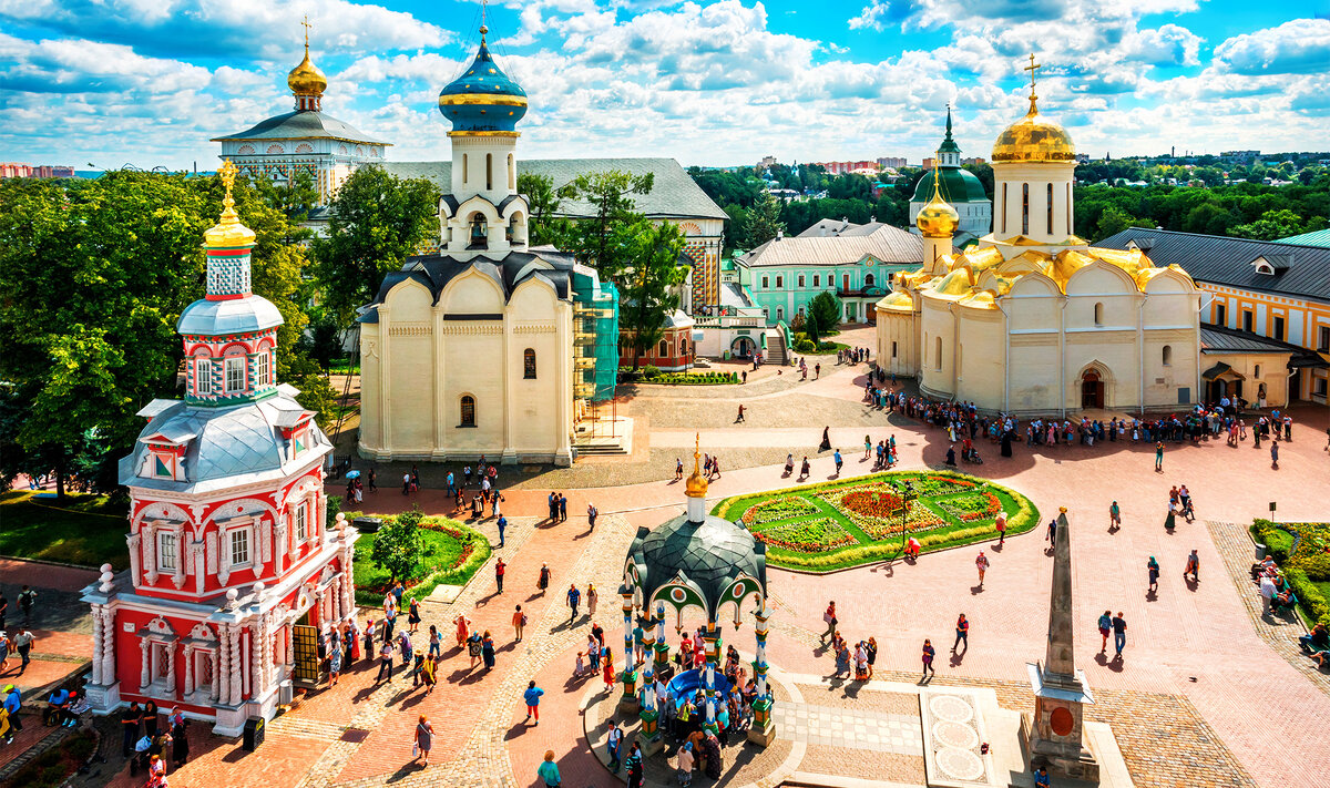 Город начался с Троице-Сергиевой лавры, монастыря, основанного Сергием Радонежским в XIV веке.Фото: Baturina Yuliya / Shutterstock.com