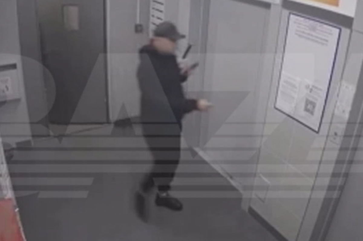    «Baza»: мужчина с битой напал на двоих школьников у дома в Нижнем Новгороде