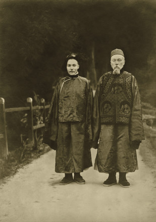 Николай Рерих (справа) с сыном Юрием, Индия 1924 год. Фото предоставлено Государственным музеем Востока