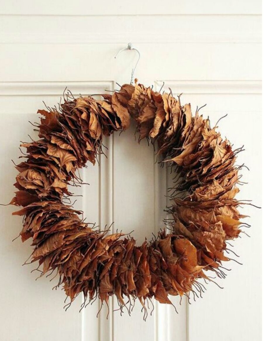 Должен был быть вот такой венок из листьев, но на листья меня не хватило 