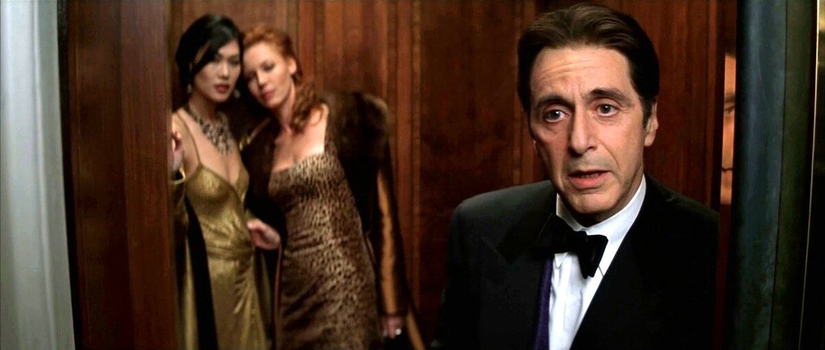 Продолжает искушать