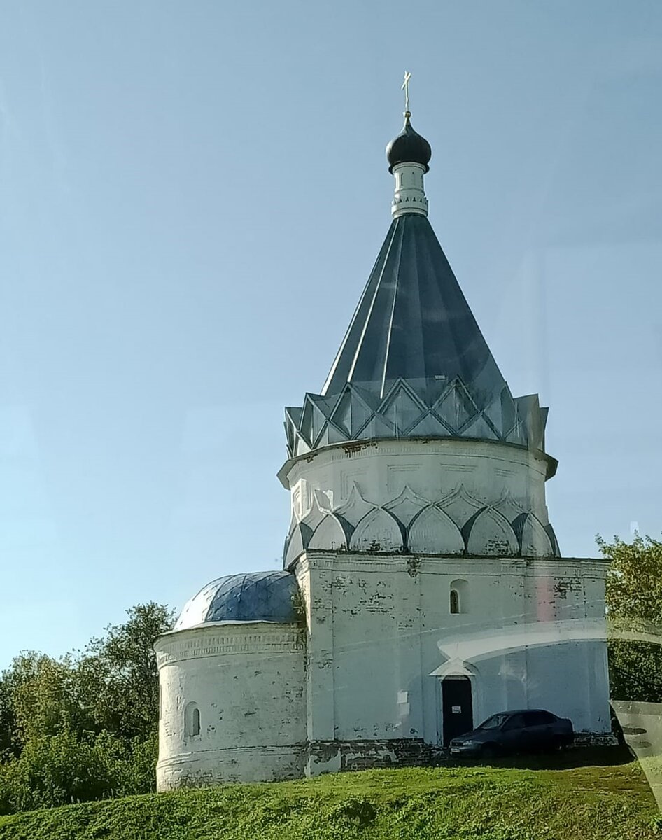 Храм святых Космы и Дамиана (фото автора).