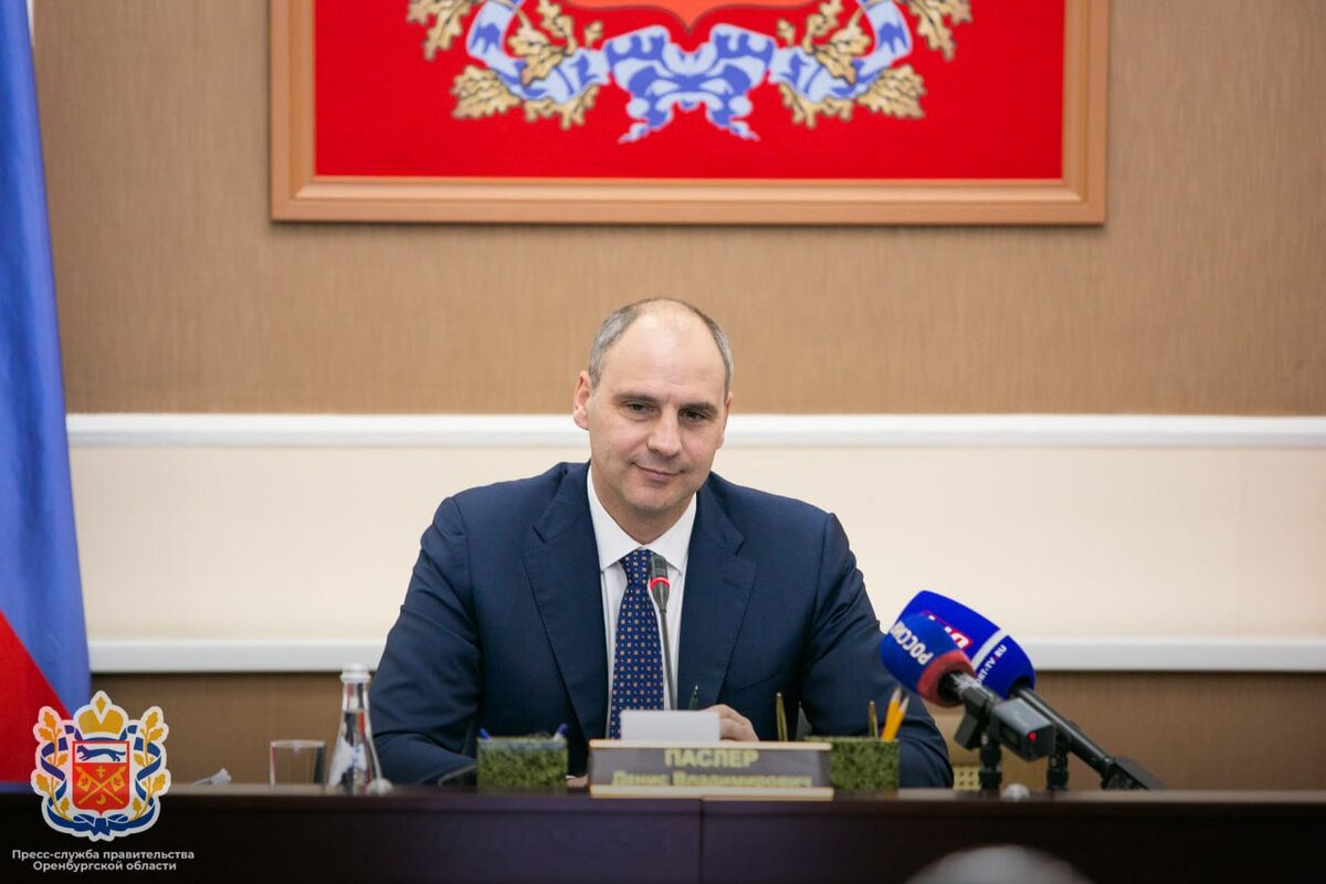  📷    Паслер дал поручение максимально убрать лишнюю волокиту при оказании услуг оренбуржцам Андрей Севостьянов