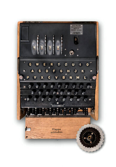 Gary Warnimont/Vostock PhotoЧетырехроторная шифровальная машина "Энигма"