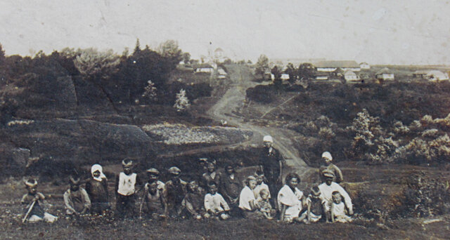    Ученики Петропавловской начальной четырехклассной школы. 1930-е годы