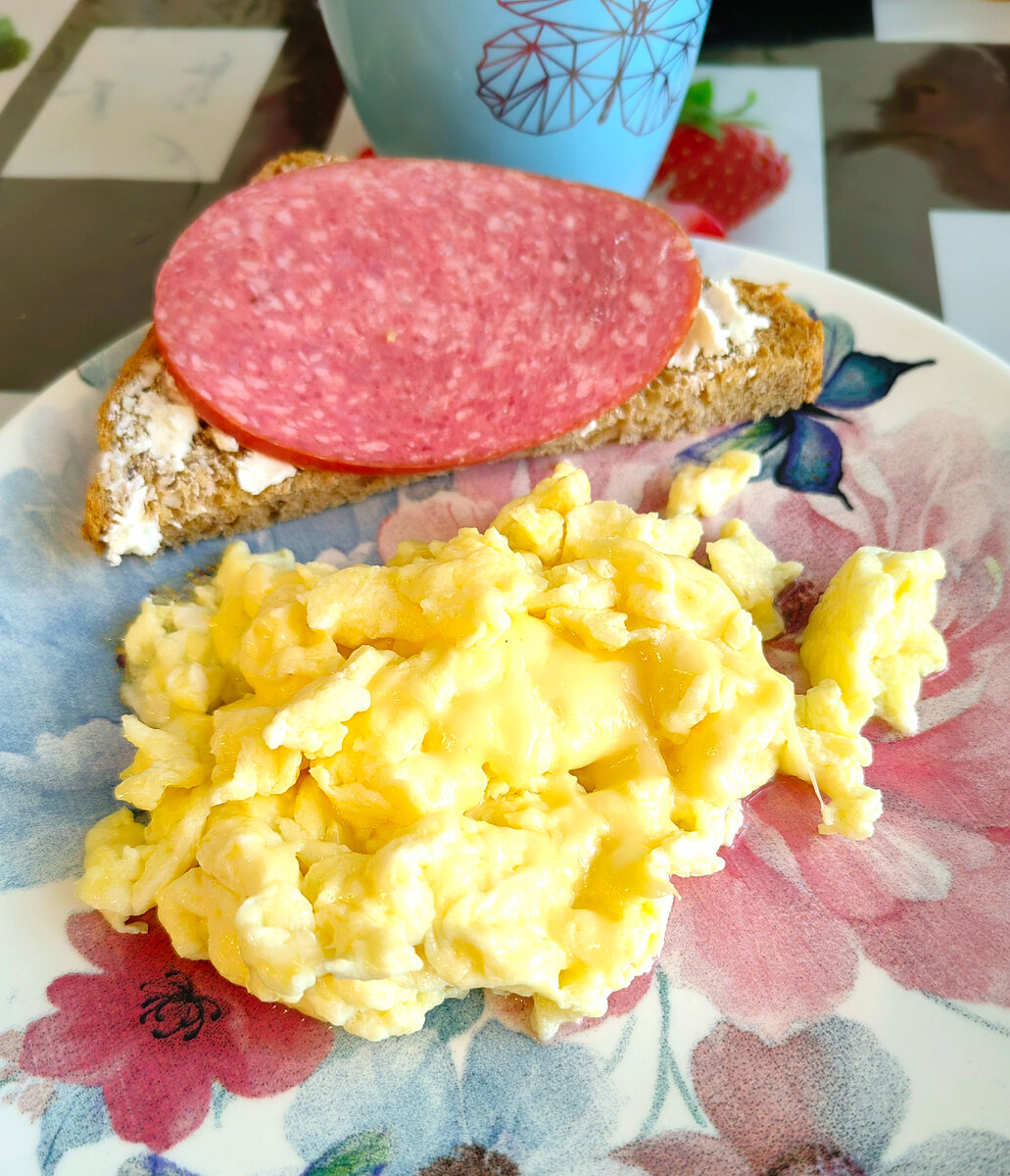 Завтрак на новой тарелке