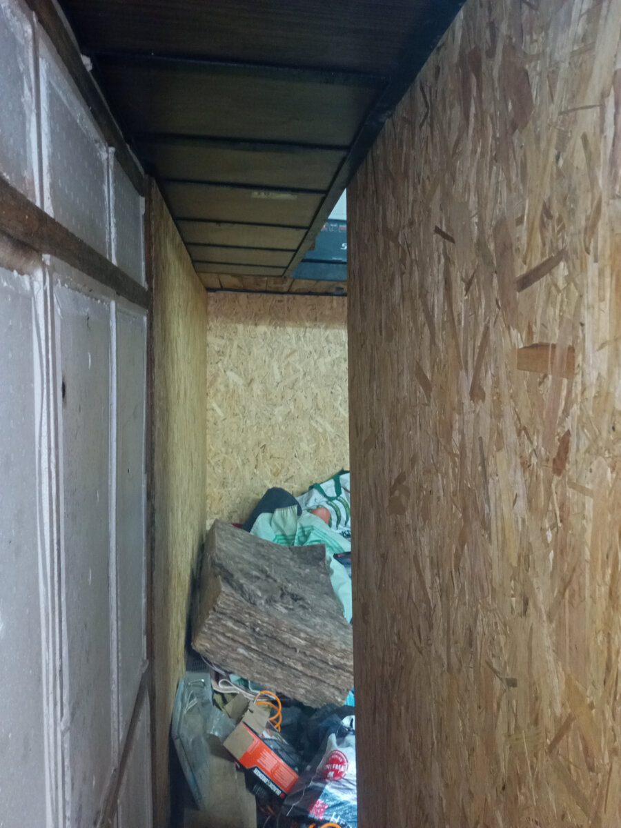 Листы свежие судя по маркировке на них. Чуть ли не "предпродажная подготовка" гаража