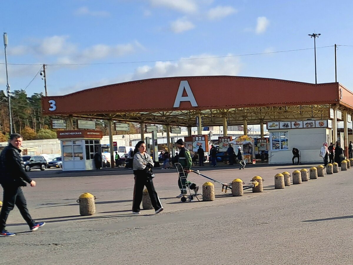 На Садоводе увеличили количество городских маршрутов. С этой остановки можно ехать на Выхино, Люберцы, Братиславскую, Марьино по обычному проездному.