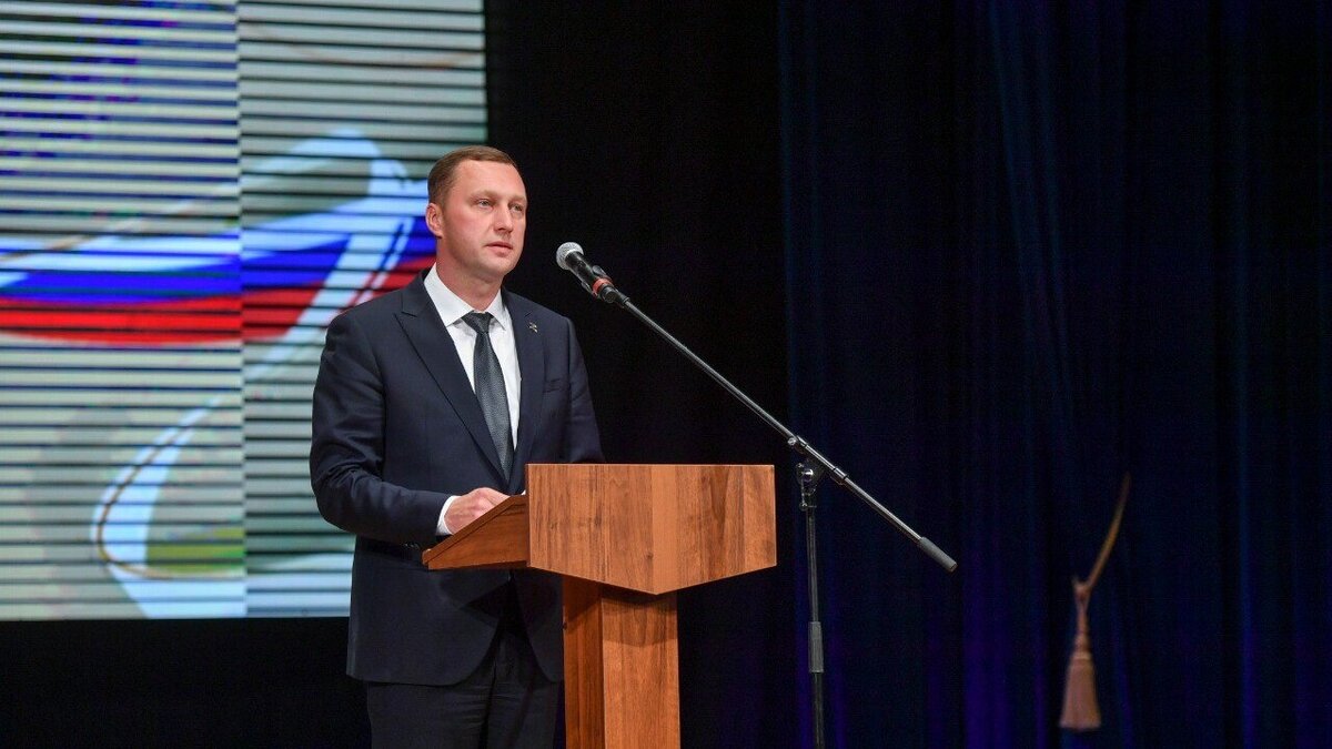    Губернатор Бусаргин поздравил саратовских учителей с праздникомНовости Саратова и области – Сетевое издание «Репортер64»