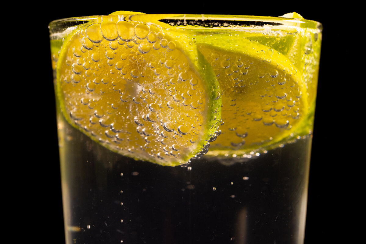 Классический рецепт для детокса — вода с лимоном по утрам — всем уже поднадоел. Мы нашли не менее полезные напитки, в которых есть и другие ингредиенты. Пей, чтобы поддерживать себя в идеальной форме.-2