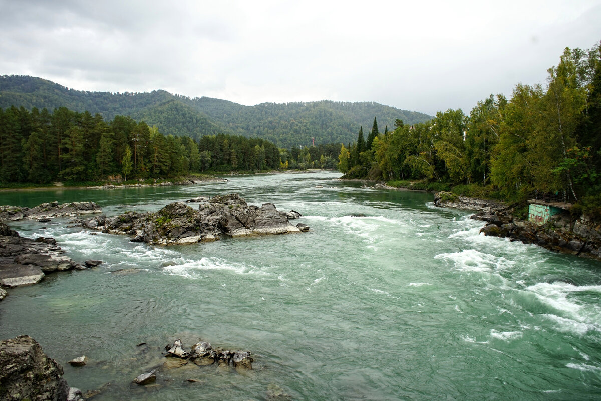 Каскадный водопад реки Катунь