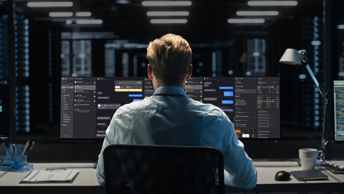 Киберследователь. Технологии кибербезопасности. Специалист по информационной безопасности. It специалист. Кибербезопасность профессия будущего.