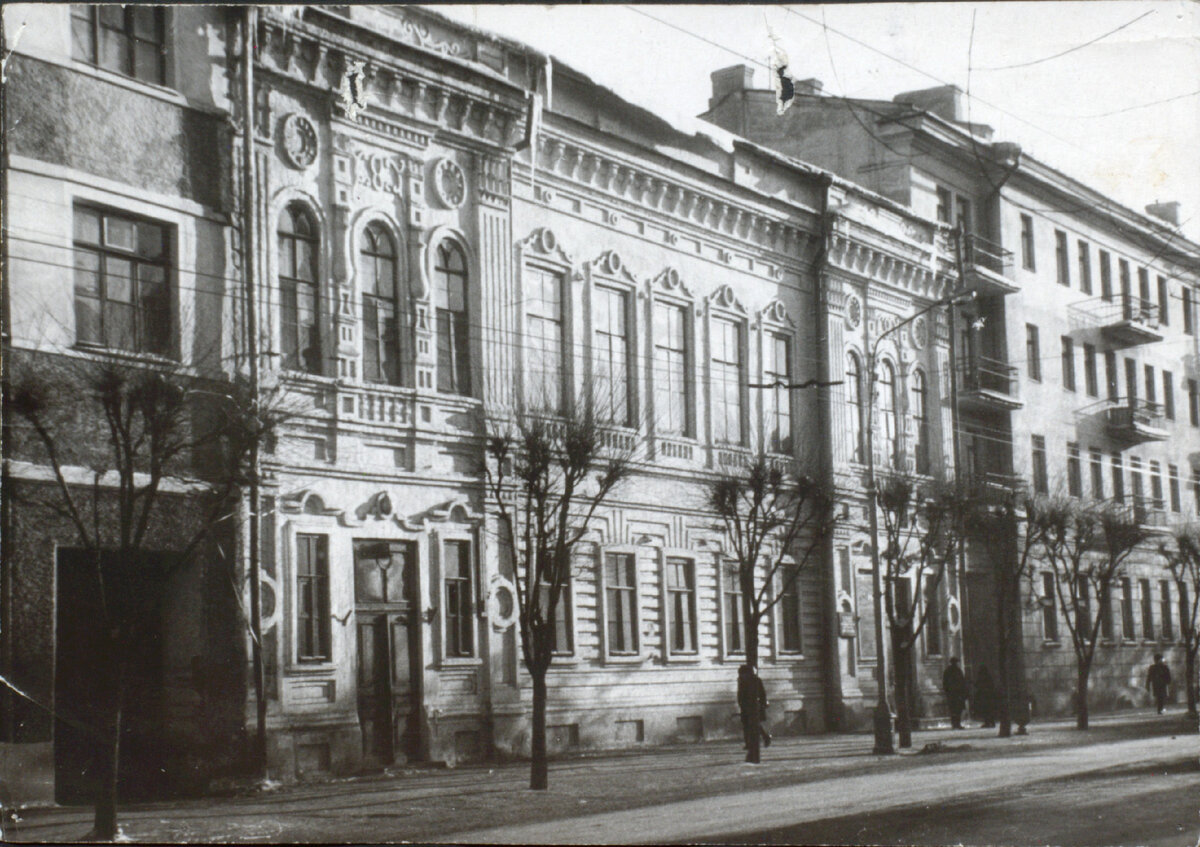 Источник: https://drugoigorod.ru/wp-content/uploads/2019/08/Дом-Ушкова1.jpg