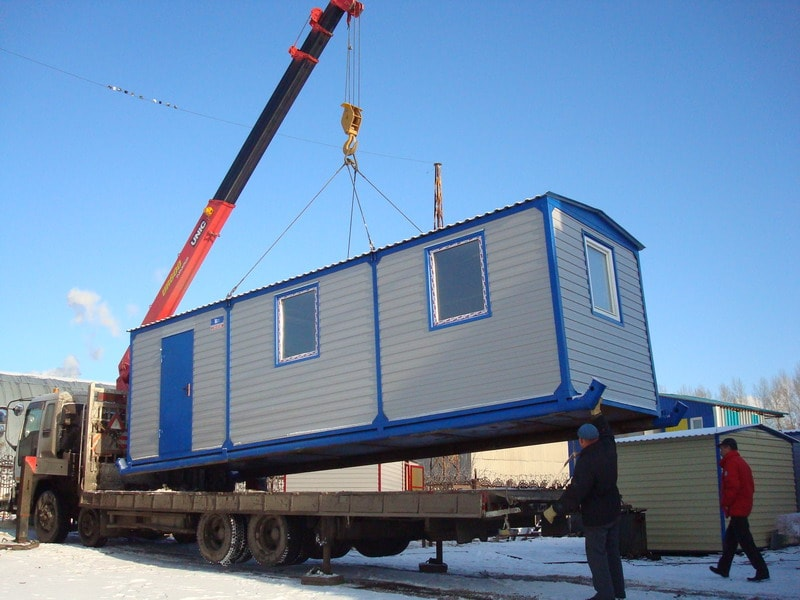 Установка бытовки манипулятором