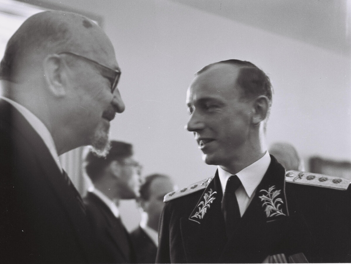 Президент Израиля Хаим Вейцман и Чрезвычайный и Полномочный посланник СССР в Израиле Павел Ершов. 1950 год.