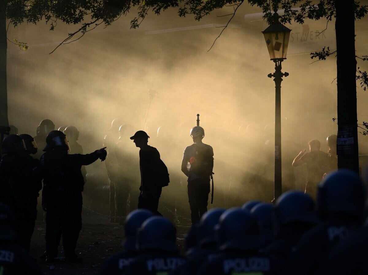    Во время акции протеста в преддверии саммита G20 в Гамбурге© РИА Новости / Алексей Витвицкий