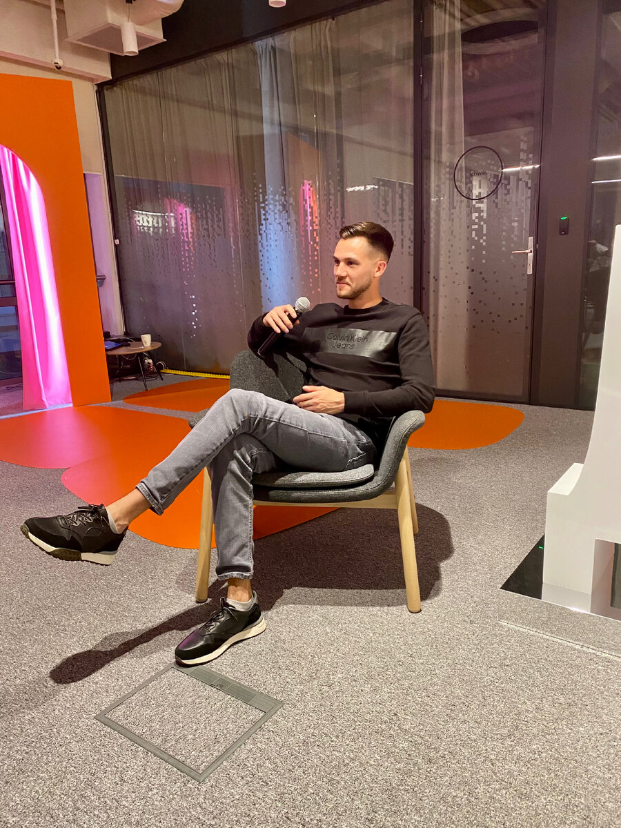 Я в качестве приглашенного спикера. Шутка 