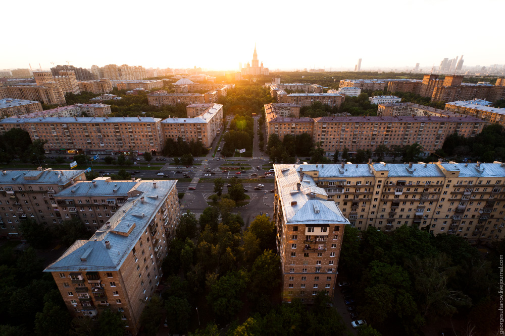 Фото молодежная ул. МГУ Ленинский проспект. Ленинский проспект около МГУ. Ул Молодежная д 3 Москва. Вид на МГУ С Ленинского проспекта.