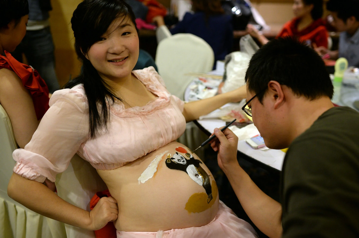 Китайский беременность. Беременная китаянка. Японские беременные. Беременные женщины в Китае. Китайские девушки беременные.