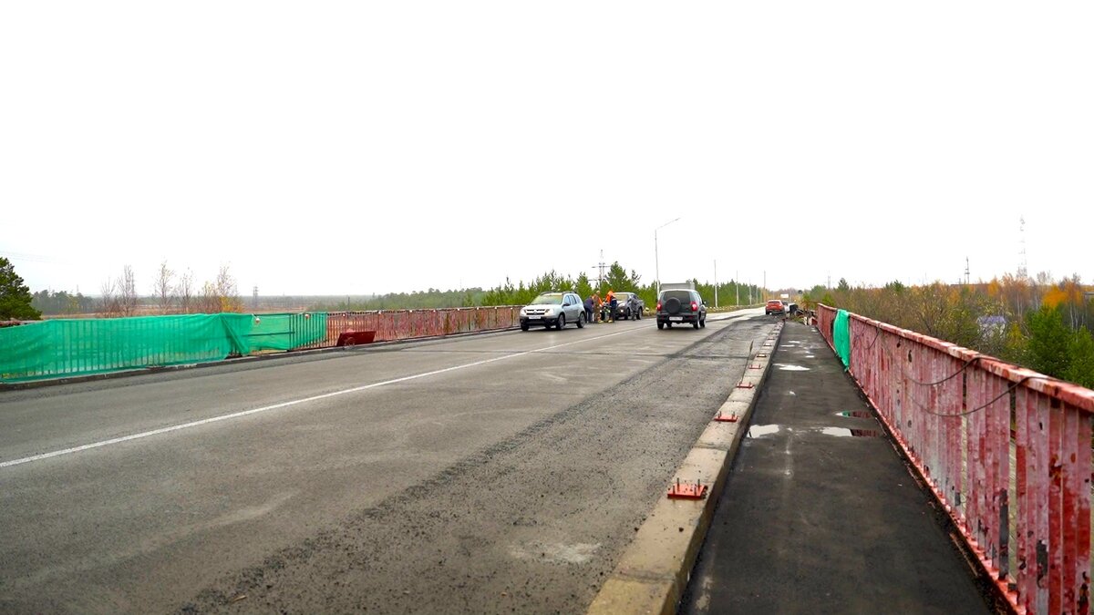    В Когалыме открыли движение через мост на Повховском шоссе