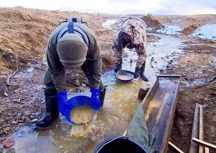 елеграм-канал Минвостокразвития. Закон устанавливает нормы добычи золота на непромышленных участниках частными лицами