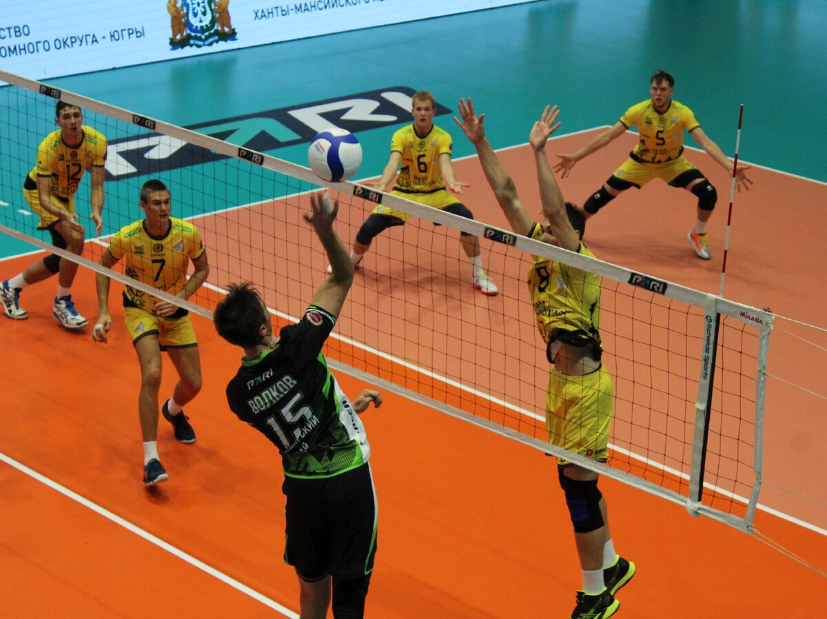    В Нижневартовске стартовал Кубок губернатора Югры по волейболу