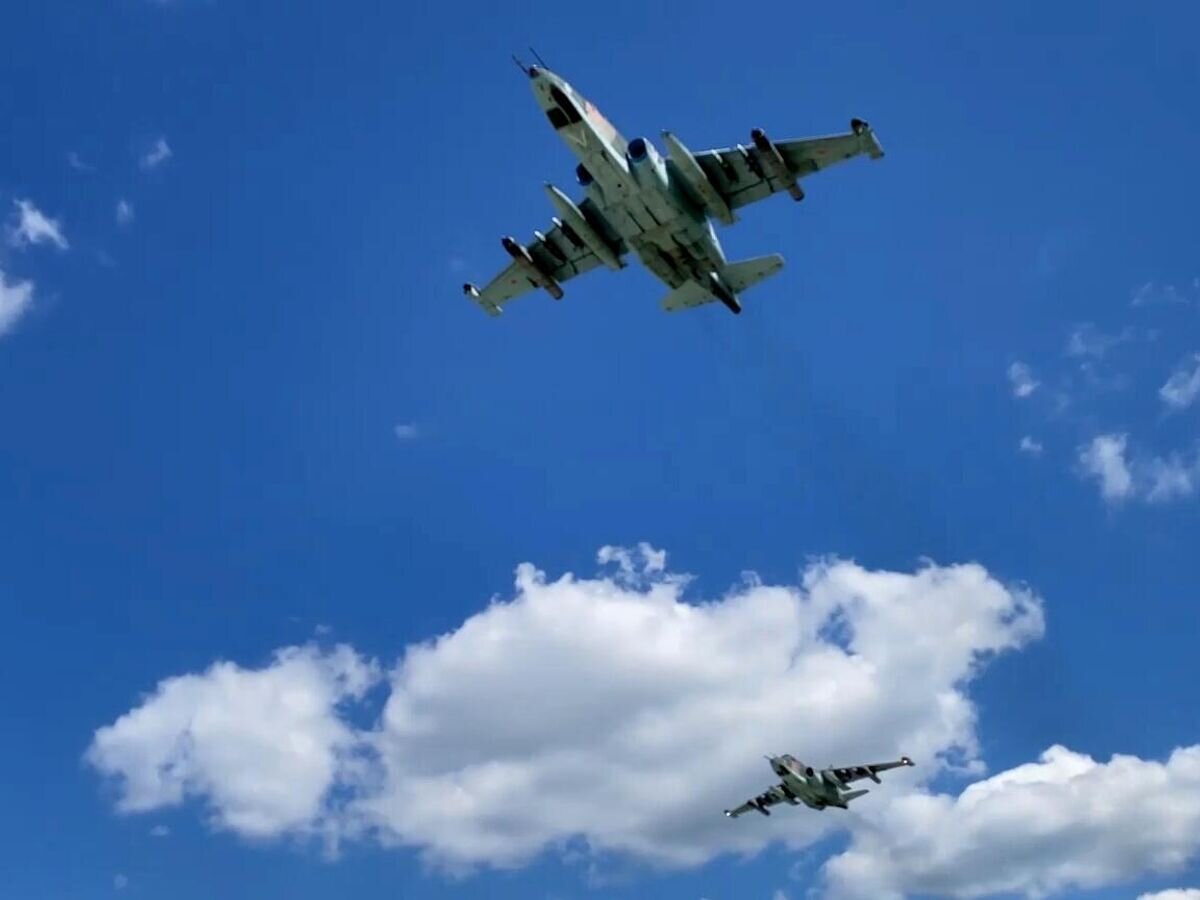    Штурмовики Су-25 ВКС России во время нанесения удара по позициям ВСУ© РИА Новости / Министерство обороны РФ