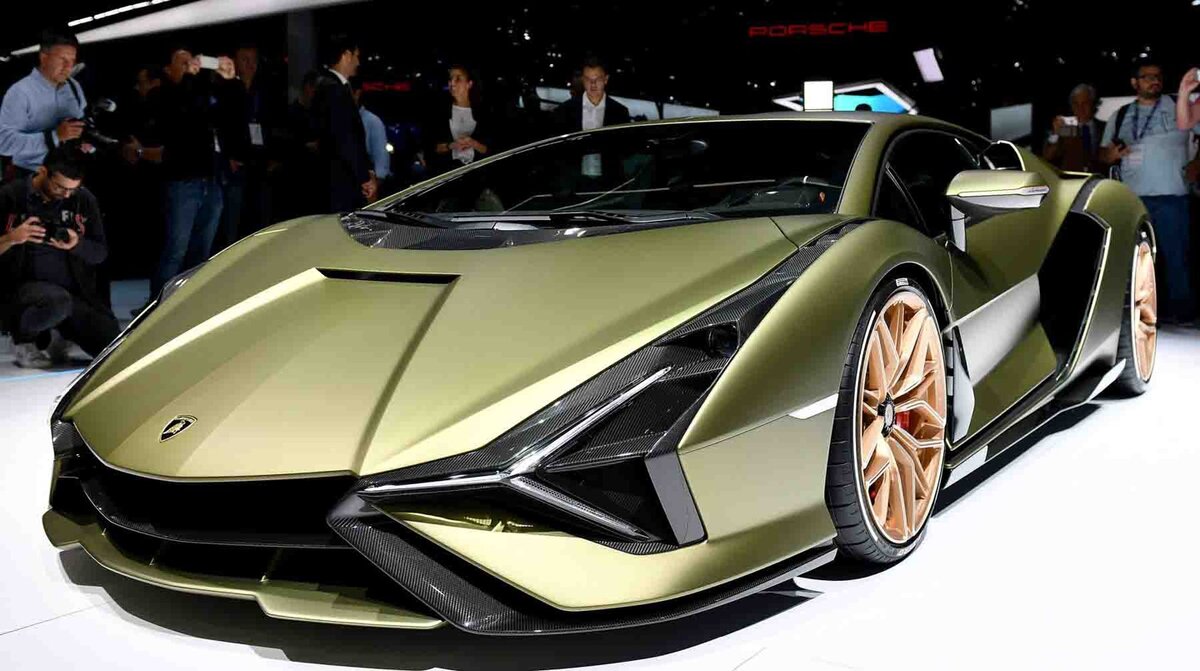    Lamborghini Sian / Фото: Global Look Press / Jan Huebner
