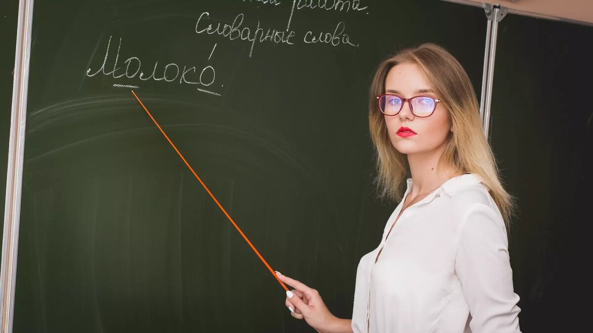     Две трети педагогов в школах Удмуртии уже перешагнули 40-летний возрастной рубеж. При этом только каждый десятый педагог — мужчина. Такие данные приводит Удмуртстат в канун Дня учителя, который в нашей стране отмечается 5 октября.