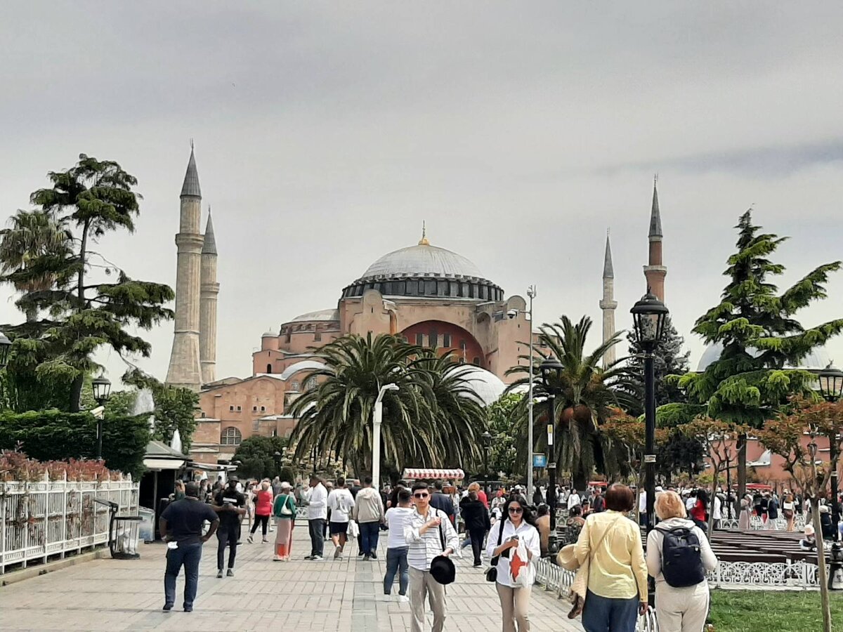 В Турции зафиксировали рекордное число иностранных туристов, посетивших Стамбул. Это является рекордным показателем за последние 10 лет.