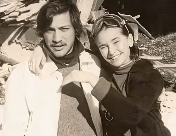    Ия вместе с первым мужем