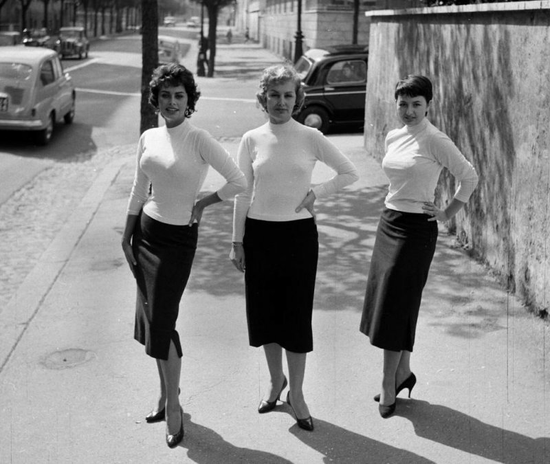 София Лорен с матерью и сестрой. Источник фото -  https://goo.su/LTEzQlB