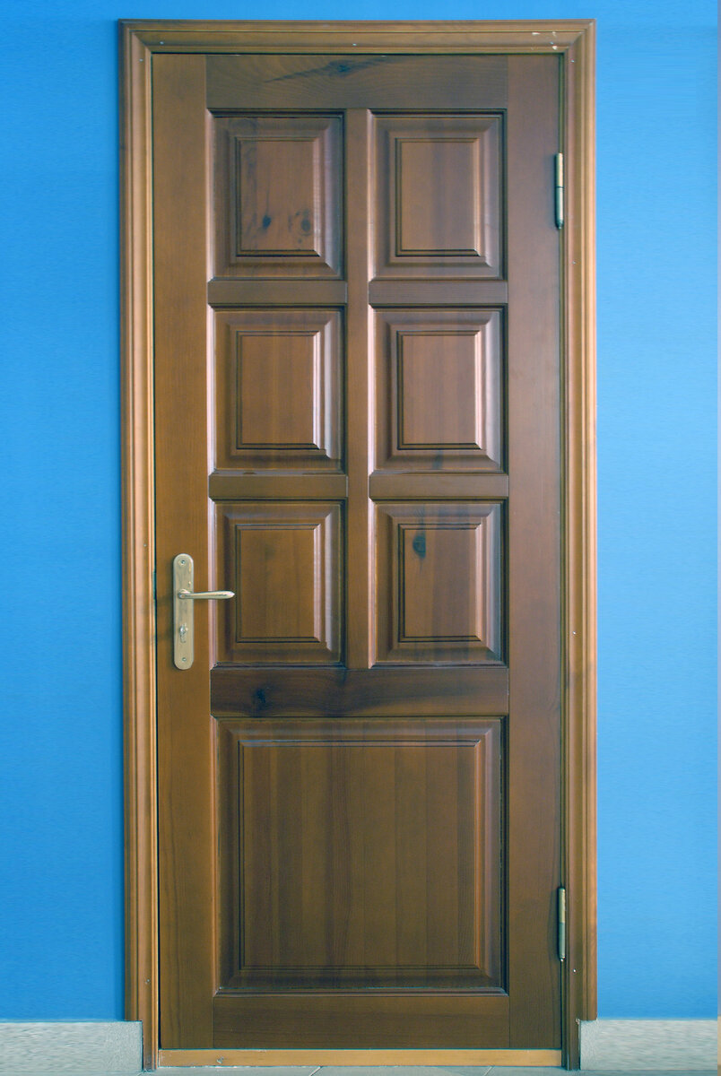 Блок дверной, одностворчатый, 3-х филёнчатый, глухой Сосновый. Двери филёнчатые деревянные. Двери входные массив 6 филенок. Филенка двери.