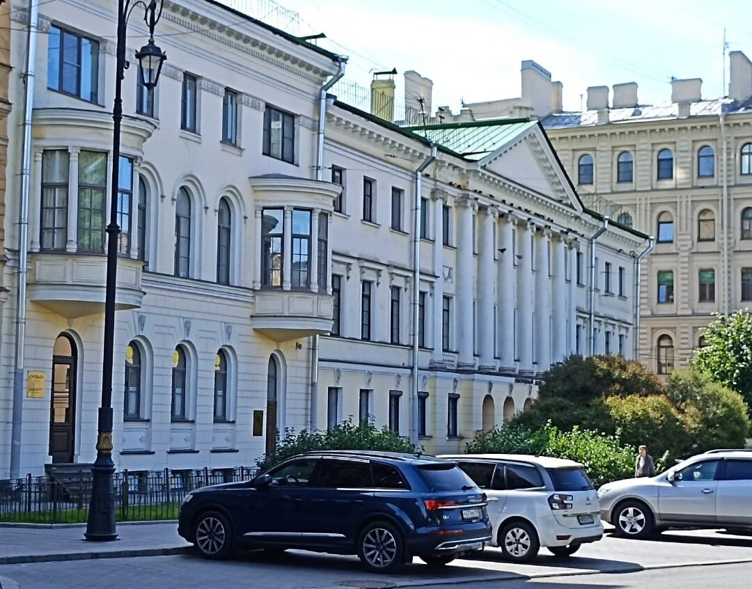 Доходный дом Лисицына с эркерами