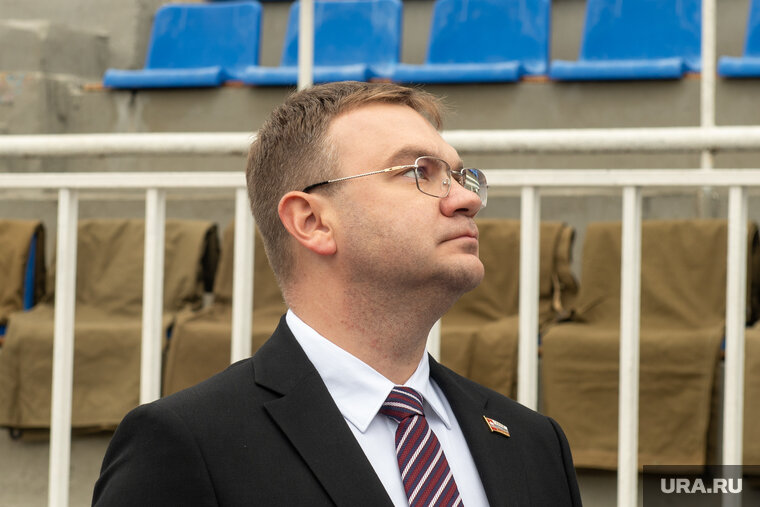    Эдуард Соснин похвалил Александра Стяжкина за благоустройство Дзержинского района