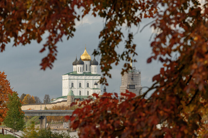     Теплая погода в регионе задержалась в этом году почти на две недели дольше / Вадим Боченков