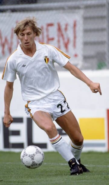  Патрик Верворт - бельгийский футболист, защитник. Известен по выступлениям за «Порту (футбольный клуб)», «Андерлехт» и сборную Бельгии. Участник чемпионатов мира 1986 и 1990 годов.