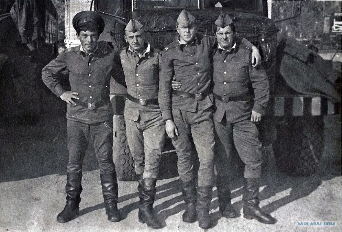 Солдаты Советской Армии  (яндекс-картинки)