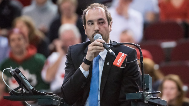    Судья на вышке Арно Габа после удара Дениса Шаповалова. Global Look Press