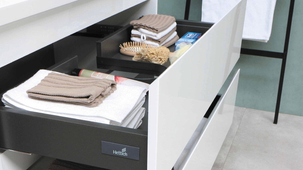 Для начала разберите небольшой ящик. Результат вдохновит вас продолжить организацию пространства вашего дома.
