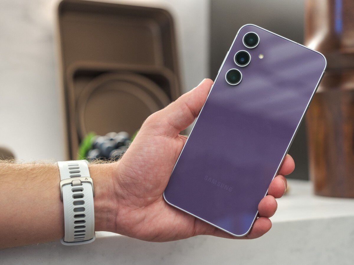    Все цвета Samsung Galaxy S23 FE показали на первых снимках