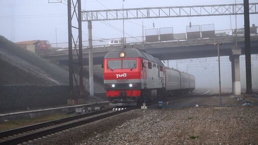 Тепловоз ТЭП70БС-254 с поездом 