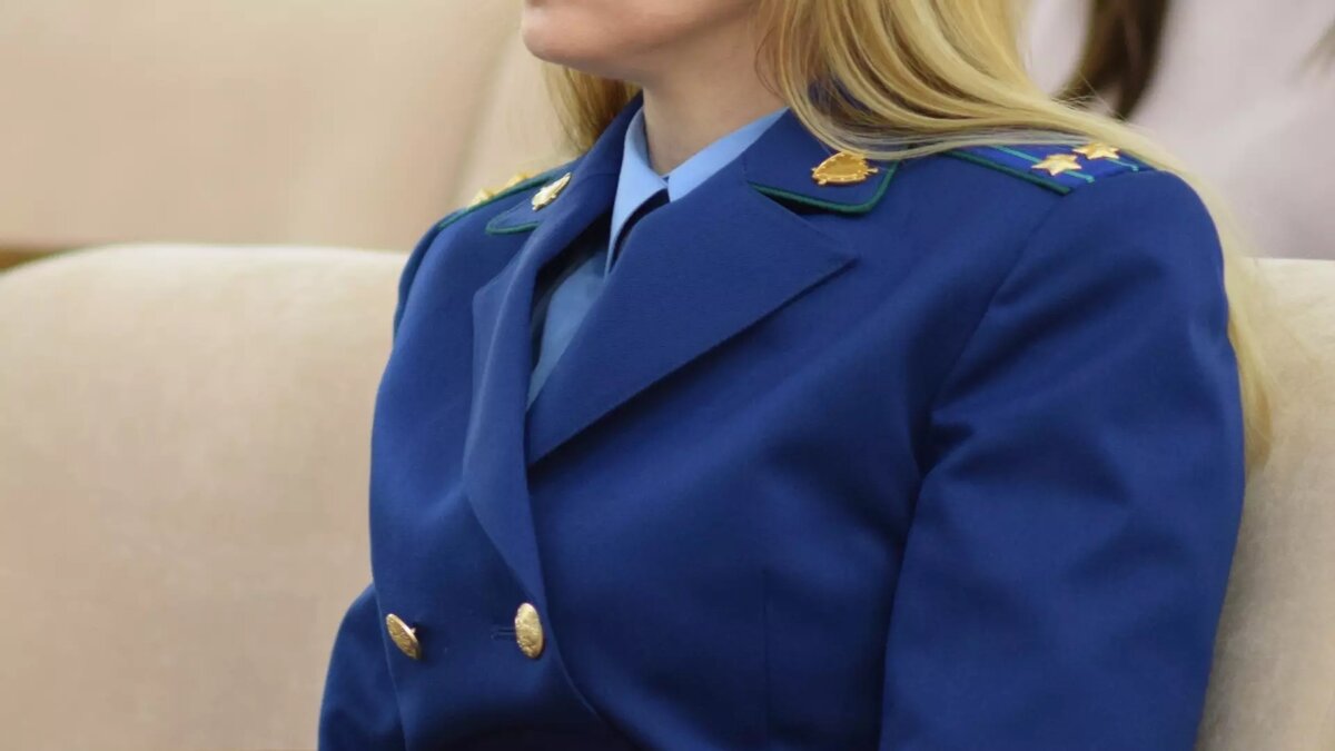     Прокурор Каракулинского района обязал чиновников привести в порядок остановки на школьных маршрутах.