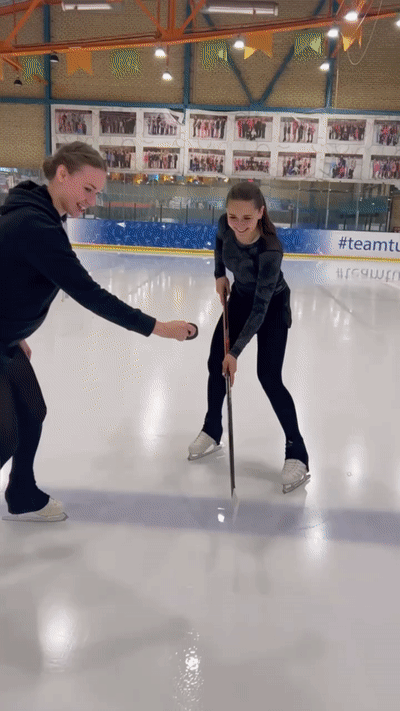 Камила Валиева и Майя Хромых