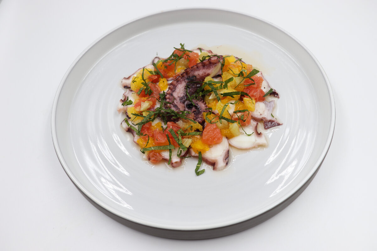 Слайсы осьминога с тар-таром из цитрусов #chefmfkos