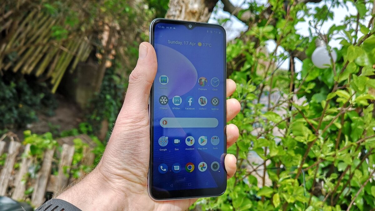 Realme C31 может стать хорошим вариантом для тех, кому нужен простой и недорогой смартфон