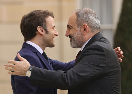    Азербайджан выступил против инициативы Франции вооружить Армению